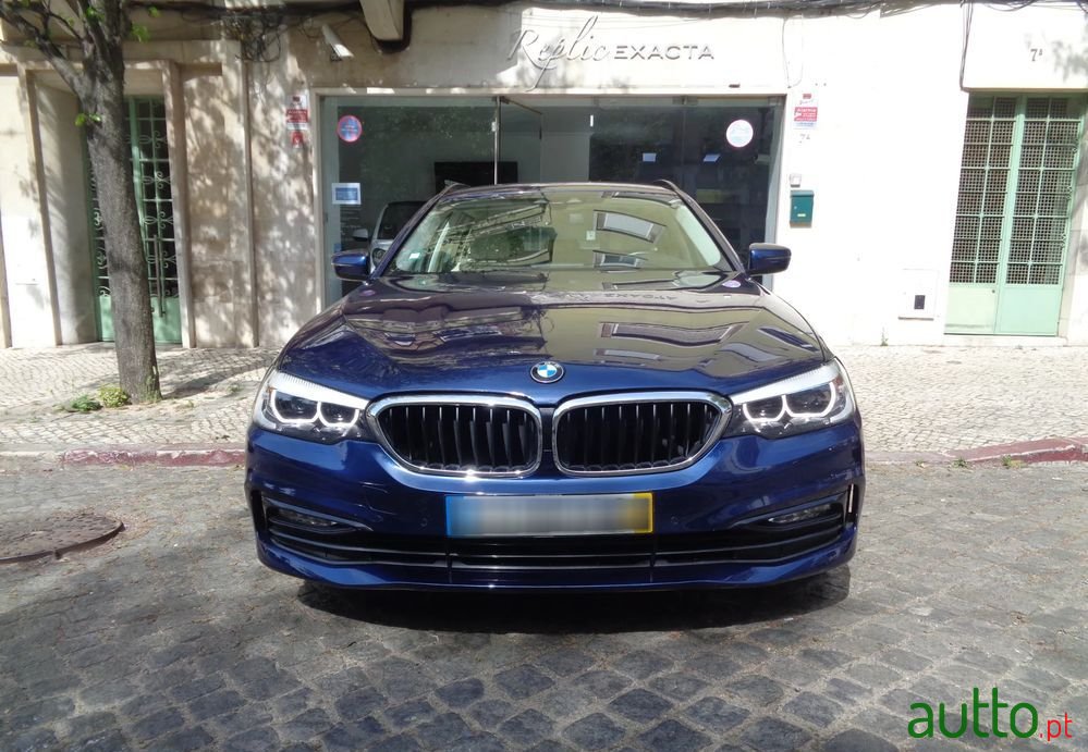 2018' BMW 520 D Line Sport Auto photo #3