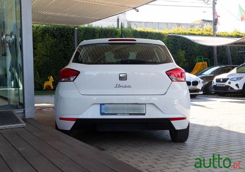 2022' SEAT Ibiza 1.0 Style photo #3