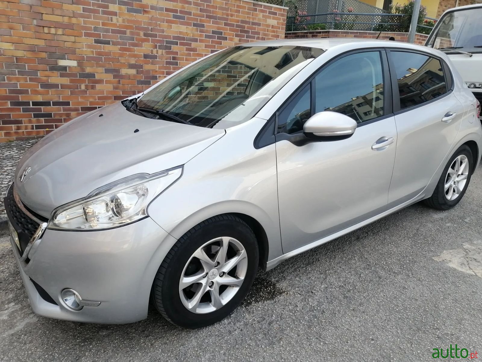 2012' Peugeot 208 photo #5