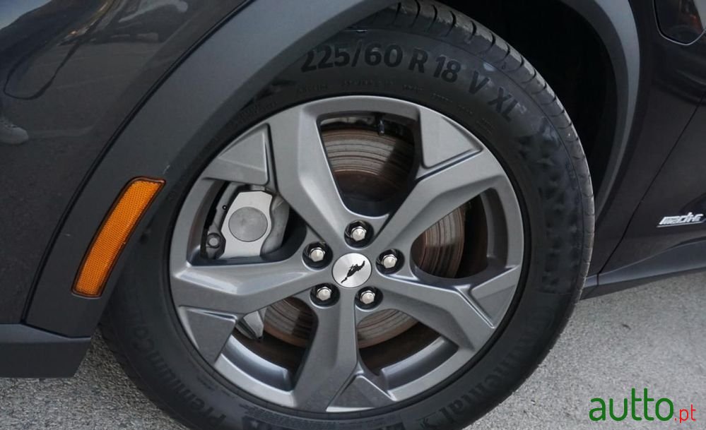 2022' Ford Mustang Mach-E Alargada photo #6