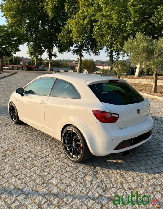 2010' SEAT Ibiza photo #2