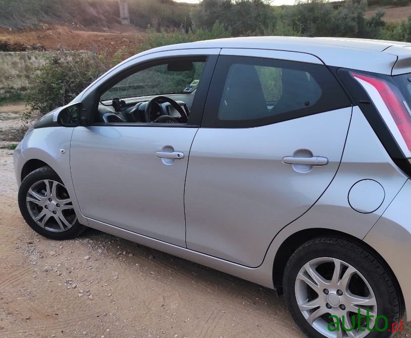 2016' Toyota Aygo photo #3