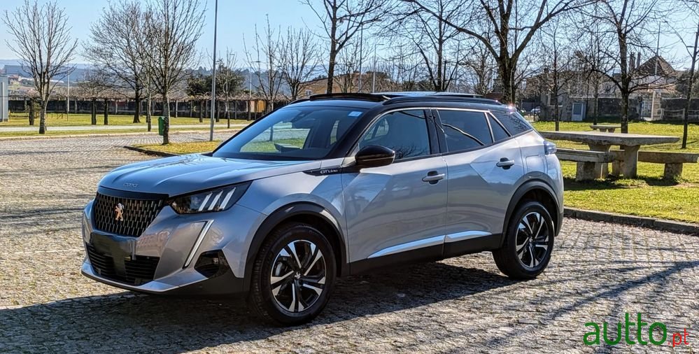 2020' Peugeot 2008 1.5 Bluehdi Gt photo #1