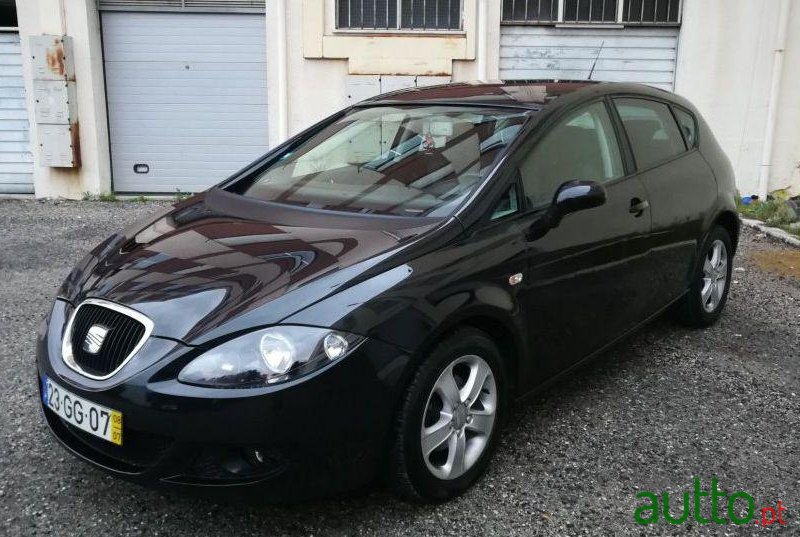 2008' SEAT Leon photo #1