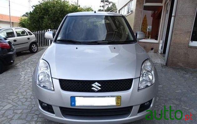 2009' Suzuki Swift 1.3 Ddis Glx photo #2