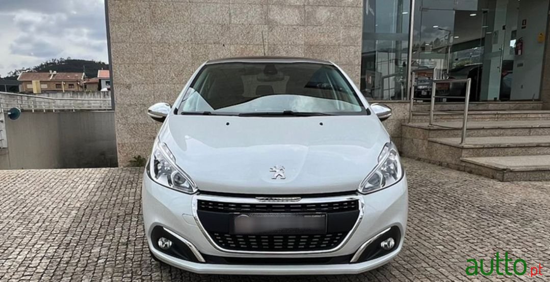 2017' Peugeot 208 photo #2