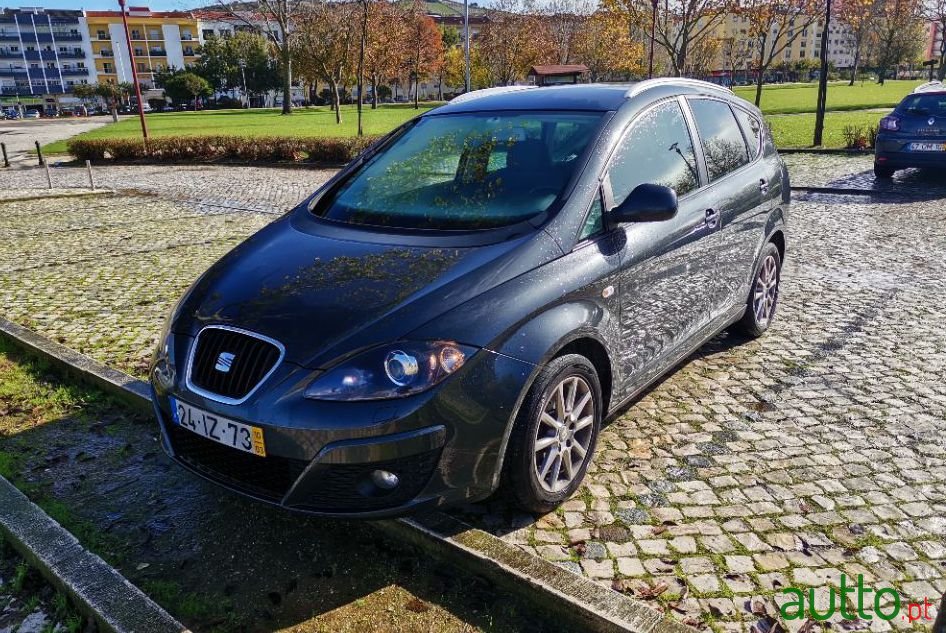 2010' SEAT Altea photo #2