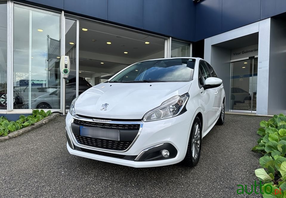 2018' Peugeot 208 photo #1