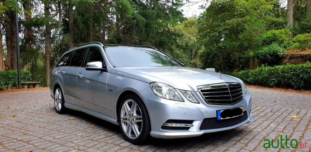 2012' Mercedes-Benz E-250 photo #3