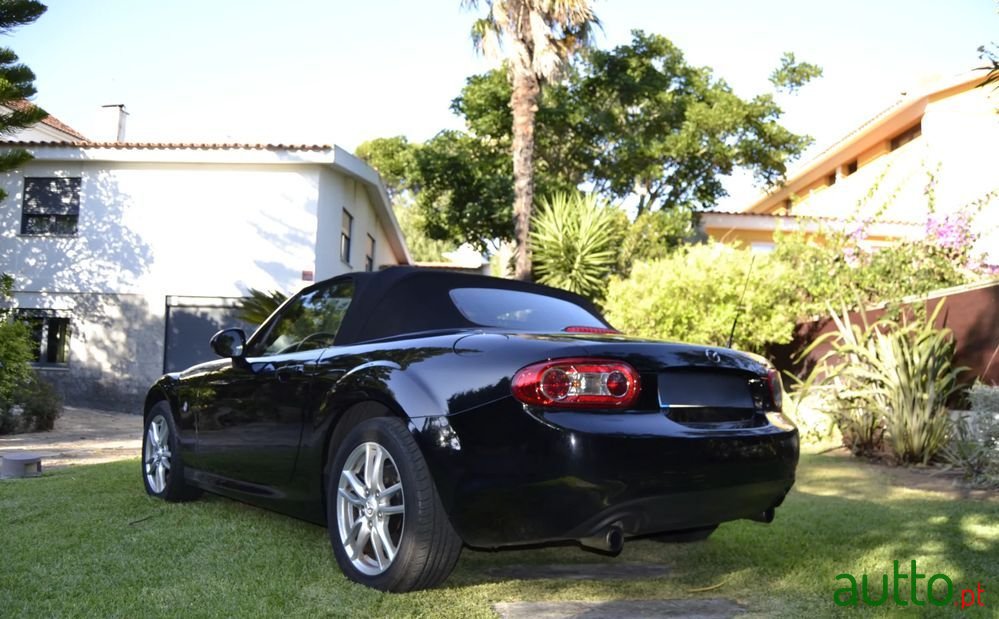 2010' Mazda MX-5 1.8 Mzr Center-Line photo #3
