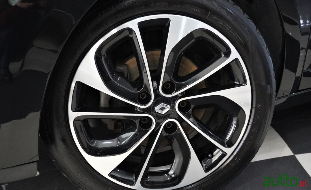 2014' Renault Megane photo #2