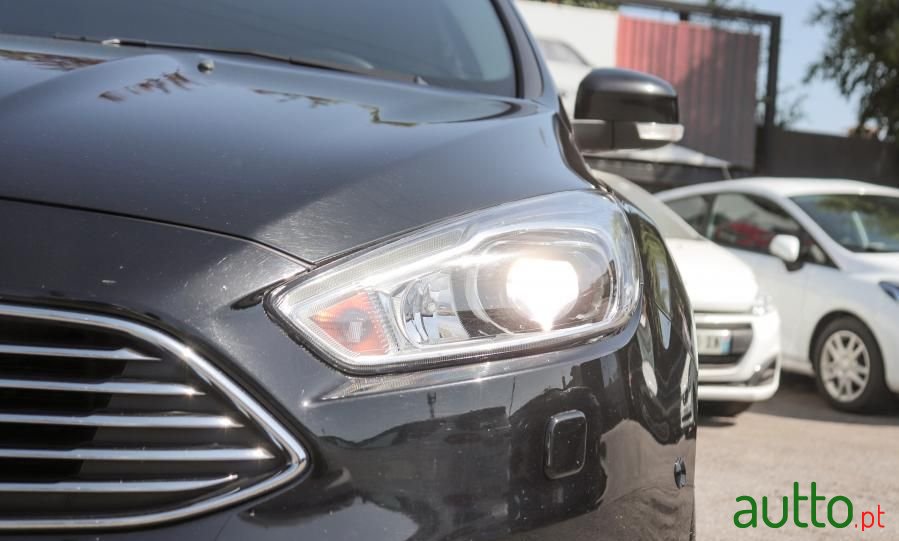 2017' Ford Focus Sw photo #3