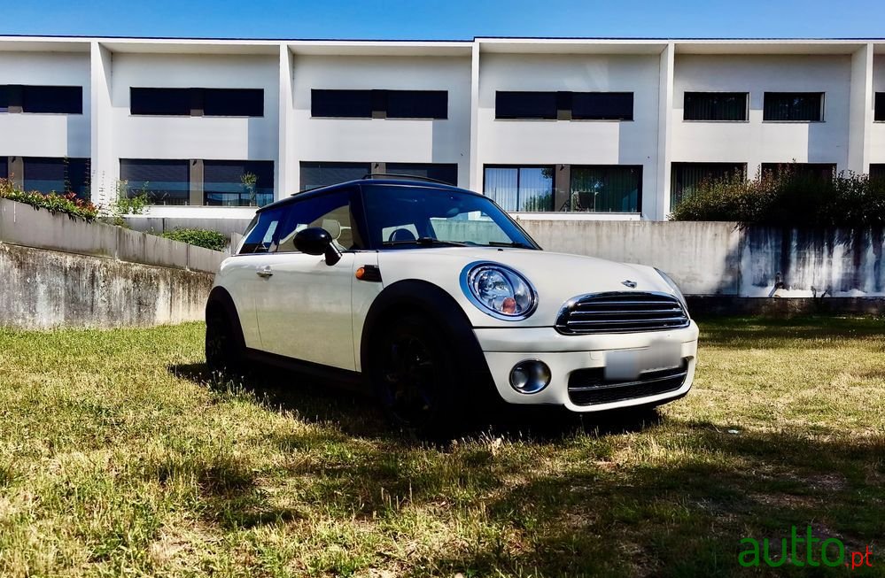 2008' MINI Cooper D 3 Portas photo #2