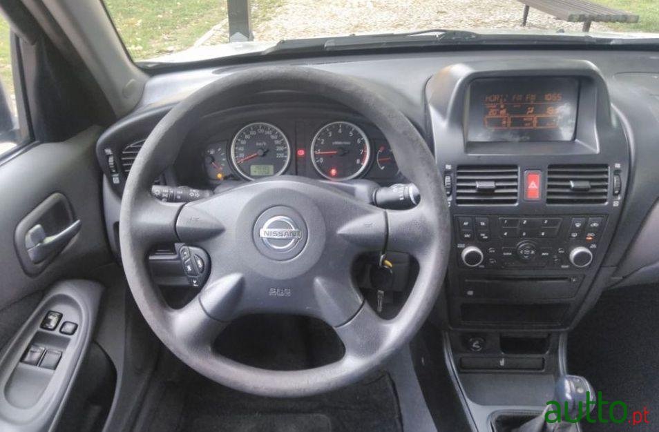 2003' Nissan Almera photo #2