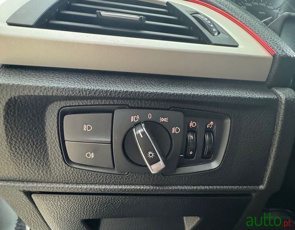 2015' BMW Série 1 D photo #6