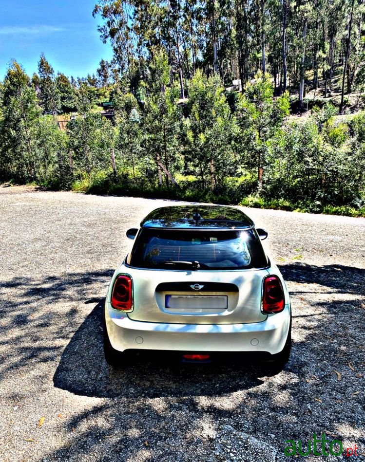 2016' MINI Cooper D photo #1