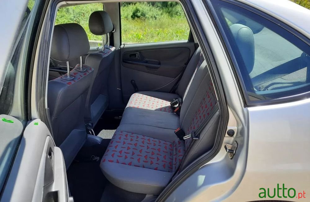 2001' SEAT Cordoba 1.9 Sdi Fresh photo #6