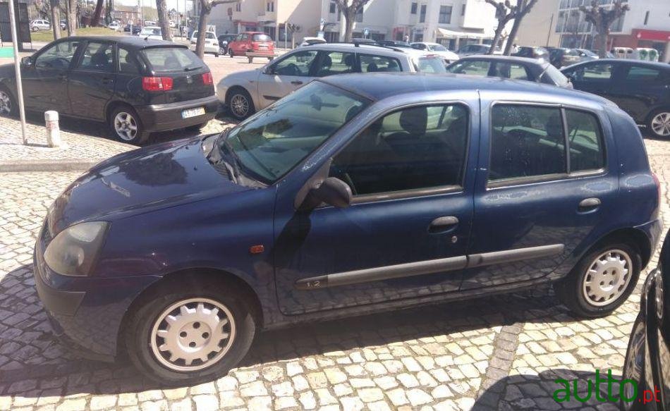 2001' Renault Clio B-Clio photo #2