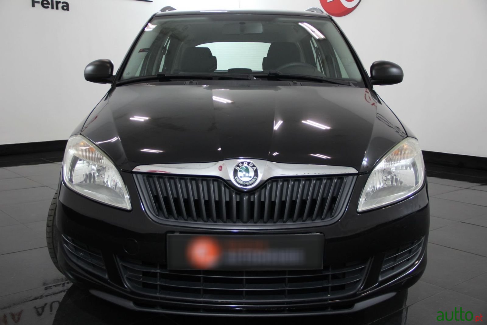 2011' Skoda Fabia Break photo #2