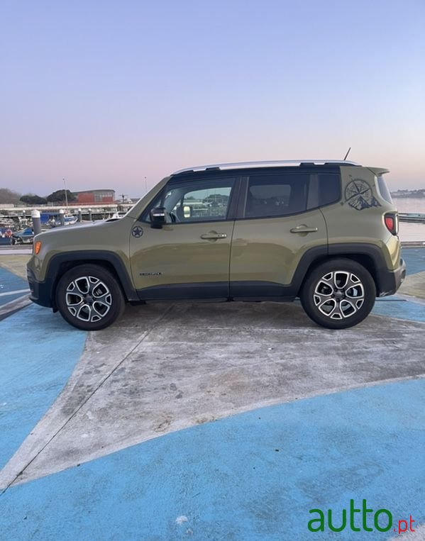 2015' Jeep Renegade photo #3