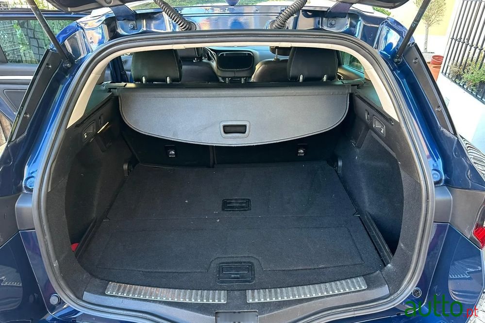 2016' Renault Mégane Sport Tourer photo #6