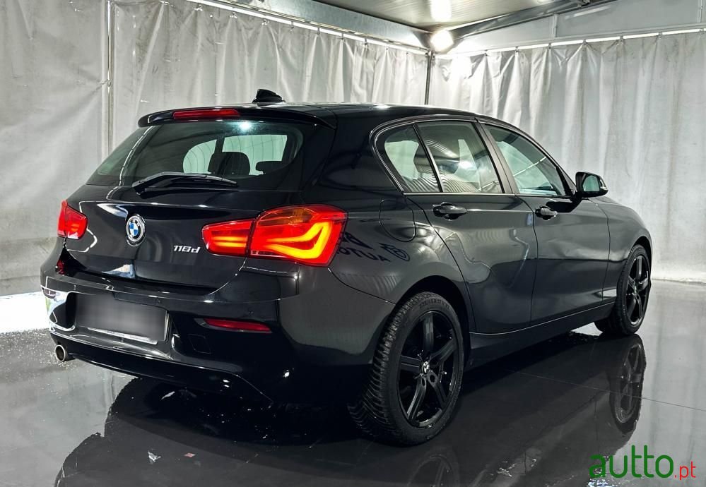 2016' BMW Série 1 D Line Sport photo #3