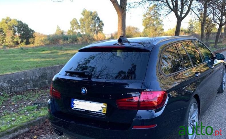 2013' BMW 525 photo #1