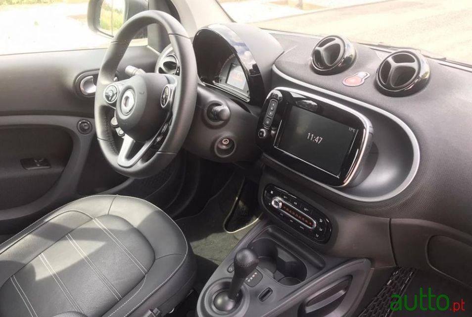 2019' Smart Fortwo Prime photo #2