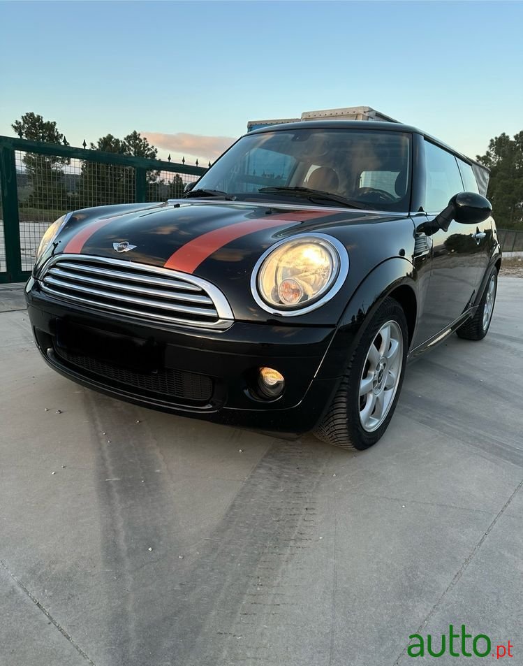2009' MINI Cooper Auto. photo #2