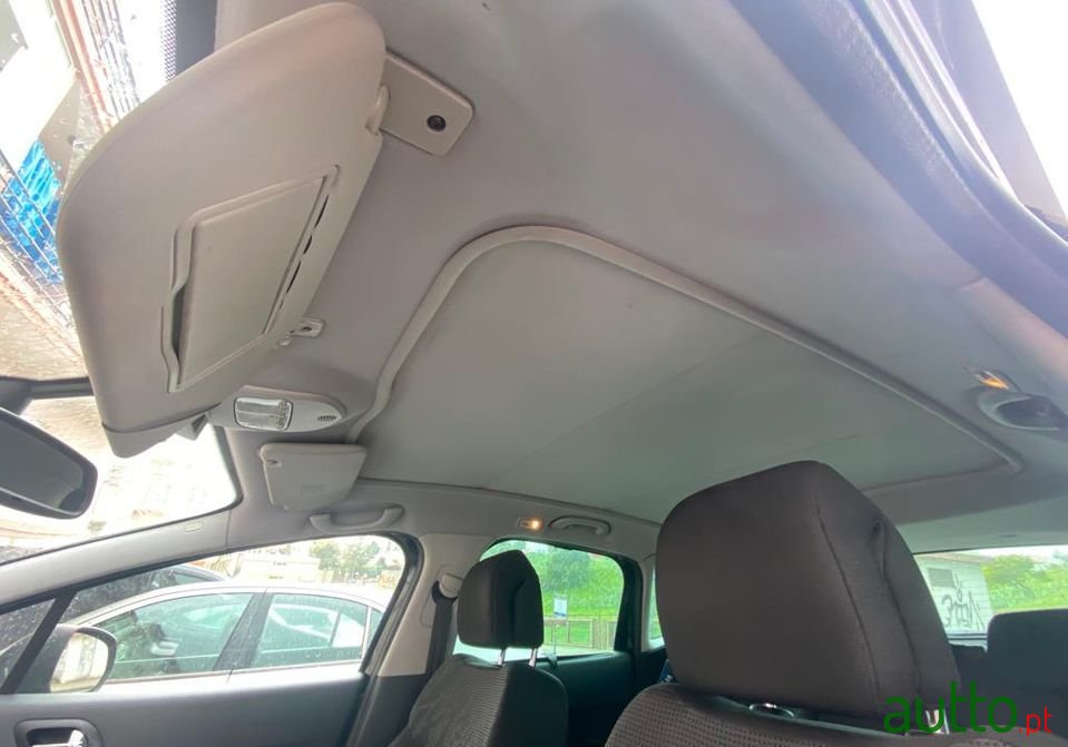 2010' Peugeot 3008 photo #3