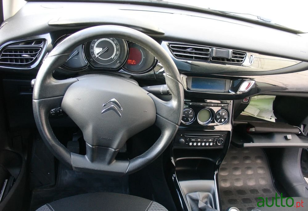 2014' Citroen C3 photo #5