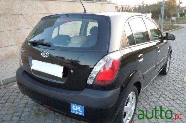 2005' Kia Rio 1.4 Lx photo #2