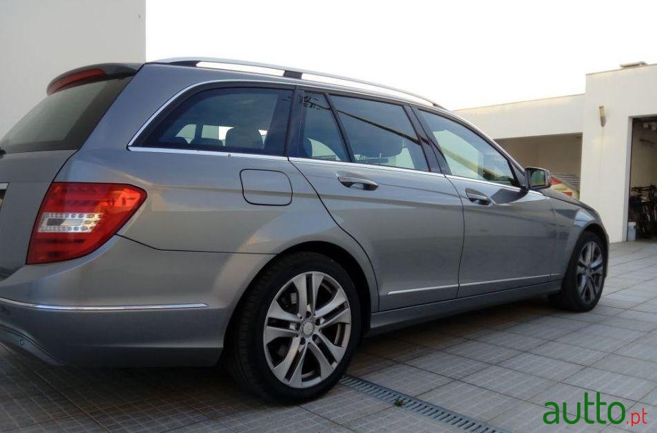 2012' Mercedes-Benz C-180 Avantgarde photo #1