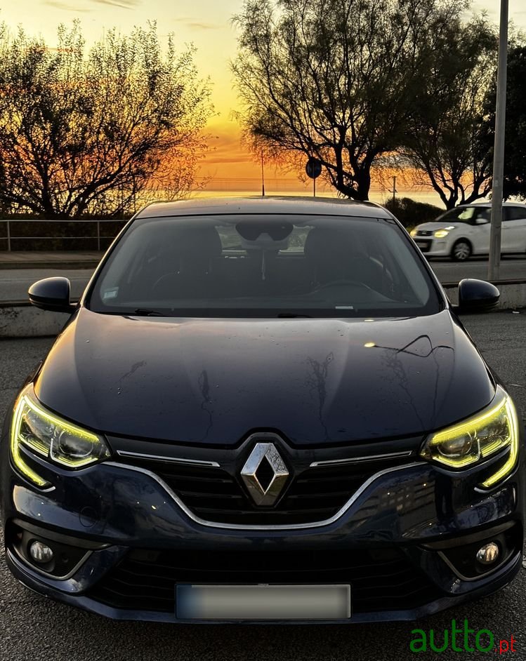 2016' Renault Megane 1.5 Dci Zen Eco photo #2