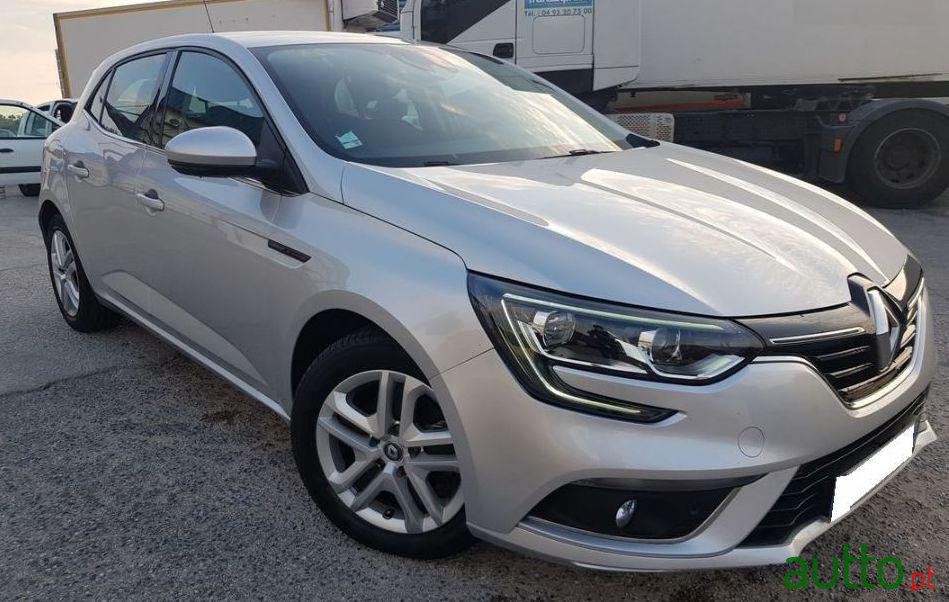 2017' Renault Megane photo #3