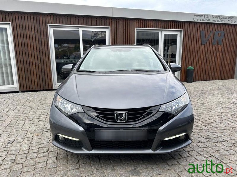 2014' Honda Civic Tourer photo #2