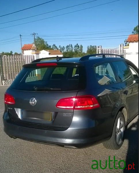 2012' Volkswagen Passat Variant photo #3