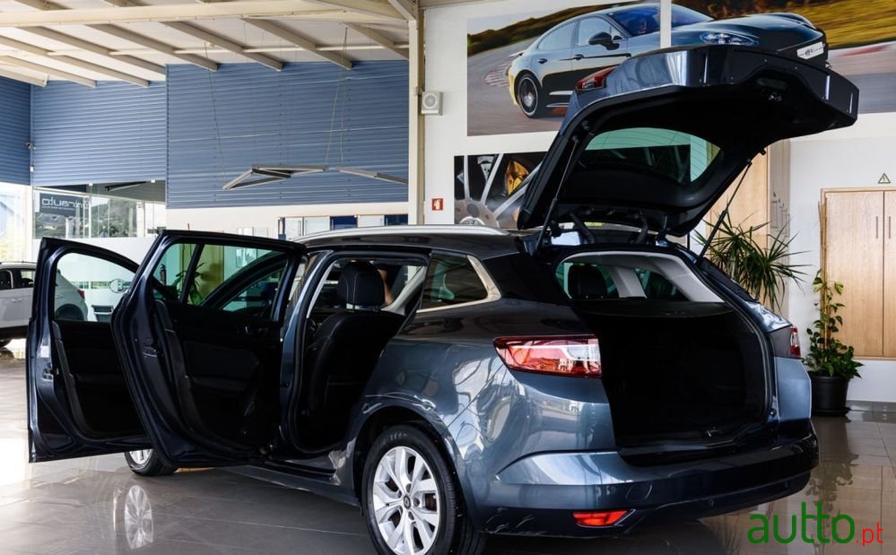 2019' Renault Mégane Sport Tourer photo #4