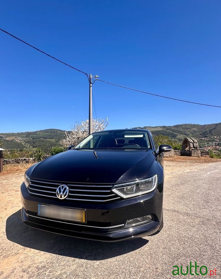 2016' Volkswagen Passat photo #5