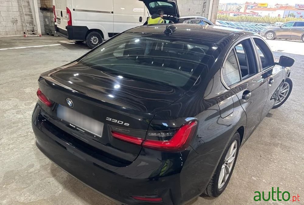 2021' BMW Série 3 photo #2