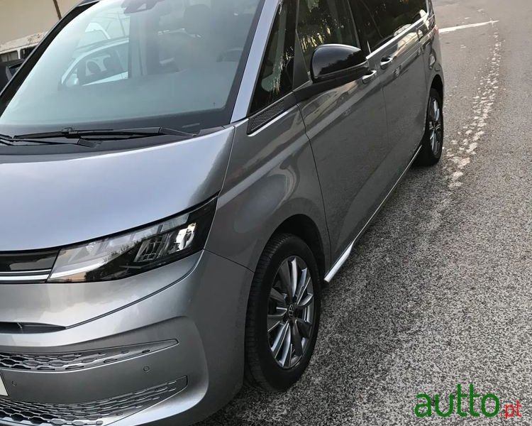 2022' Volkswagen Multivan photo #2