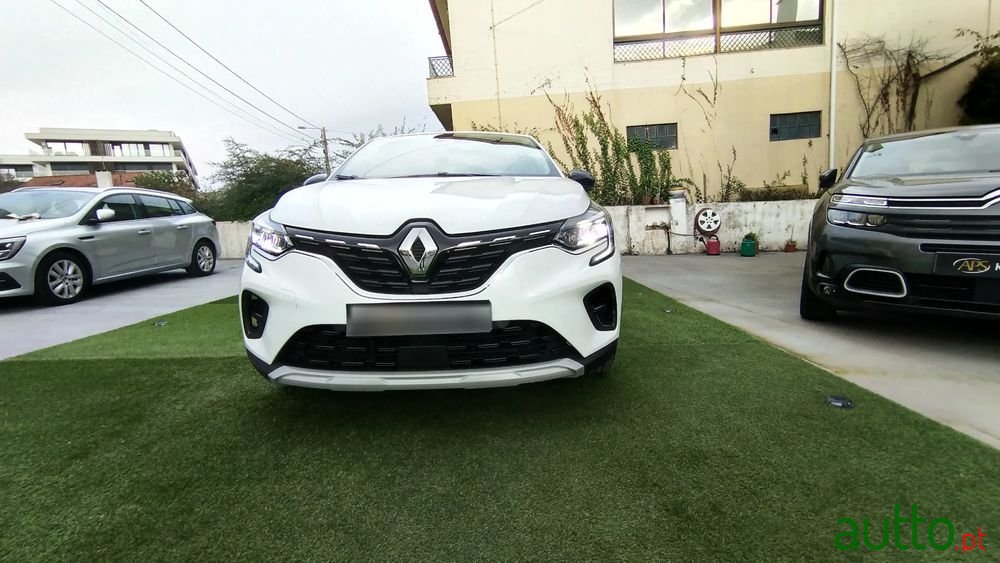 2021' Renault Captur photo #2