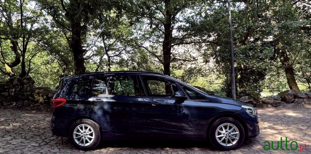 2017' BMW 216 Gran Tourer photo #6