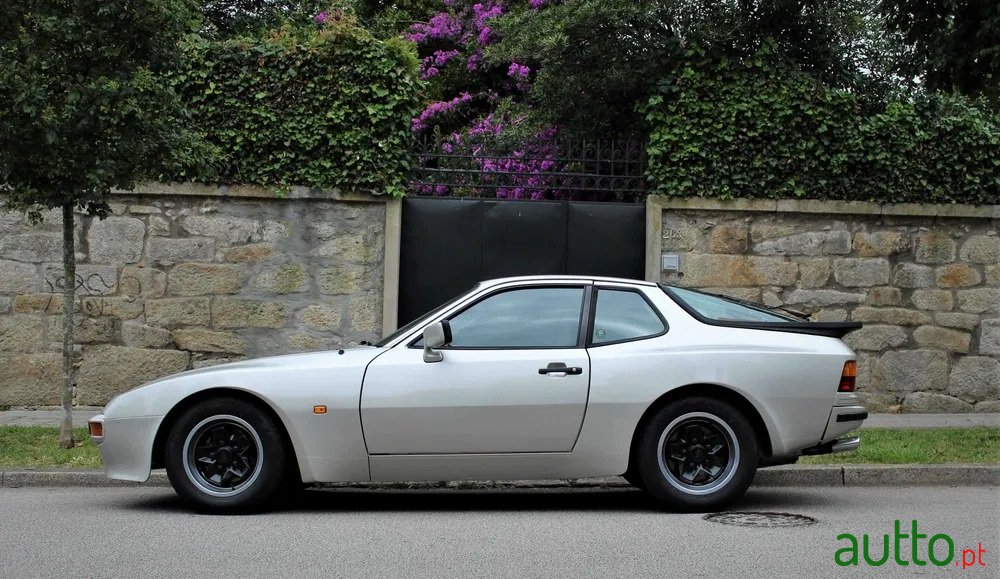 1984' Porsche 944 photo #6