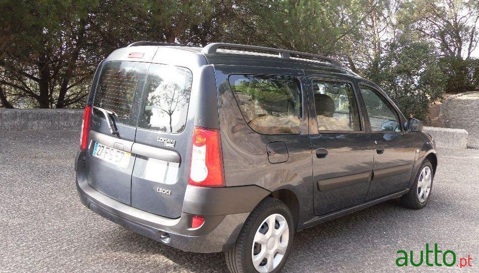 2008' Dacia Logan Mcv photo #3