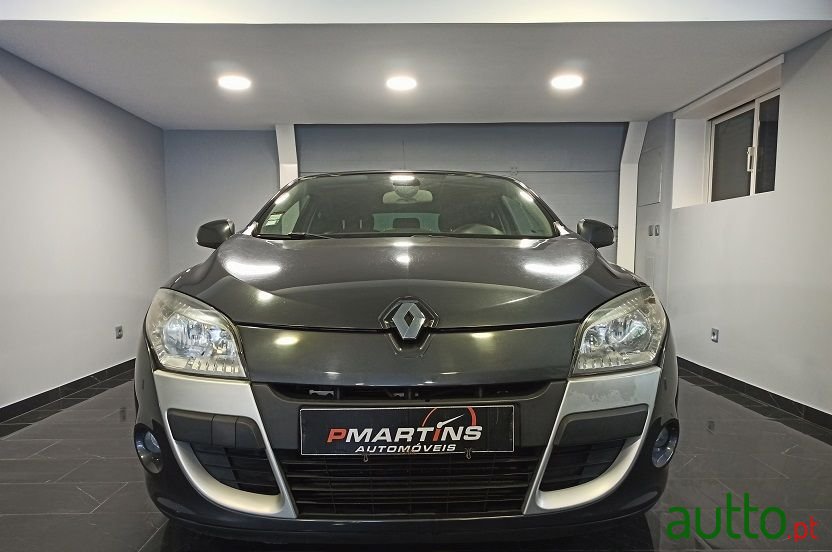 2010' Renault Megane photo #3