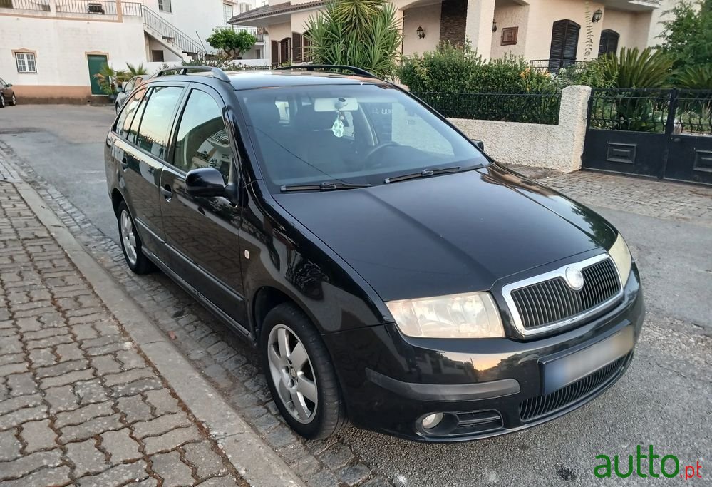 2007' Skoda Fabia Break photo #2