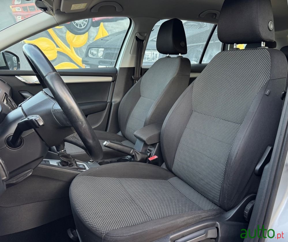 2014' Skoda Octavia Break photo #6
