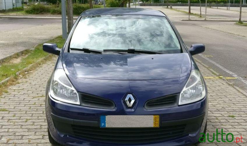 2007' Renault Clio 1.5 Dci photo #4