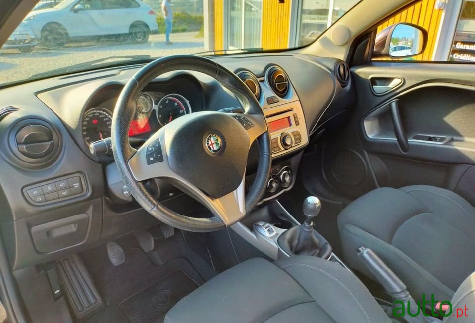 2012' Alfa Romeo MiTo photo #5